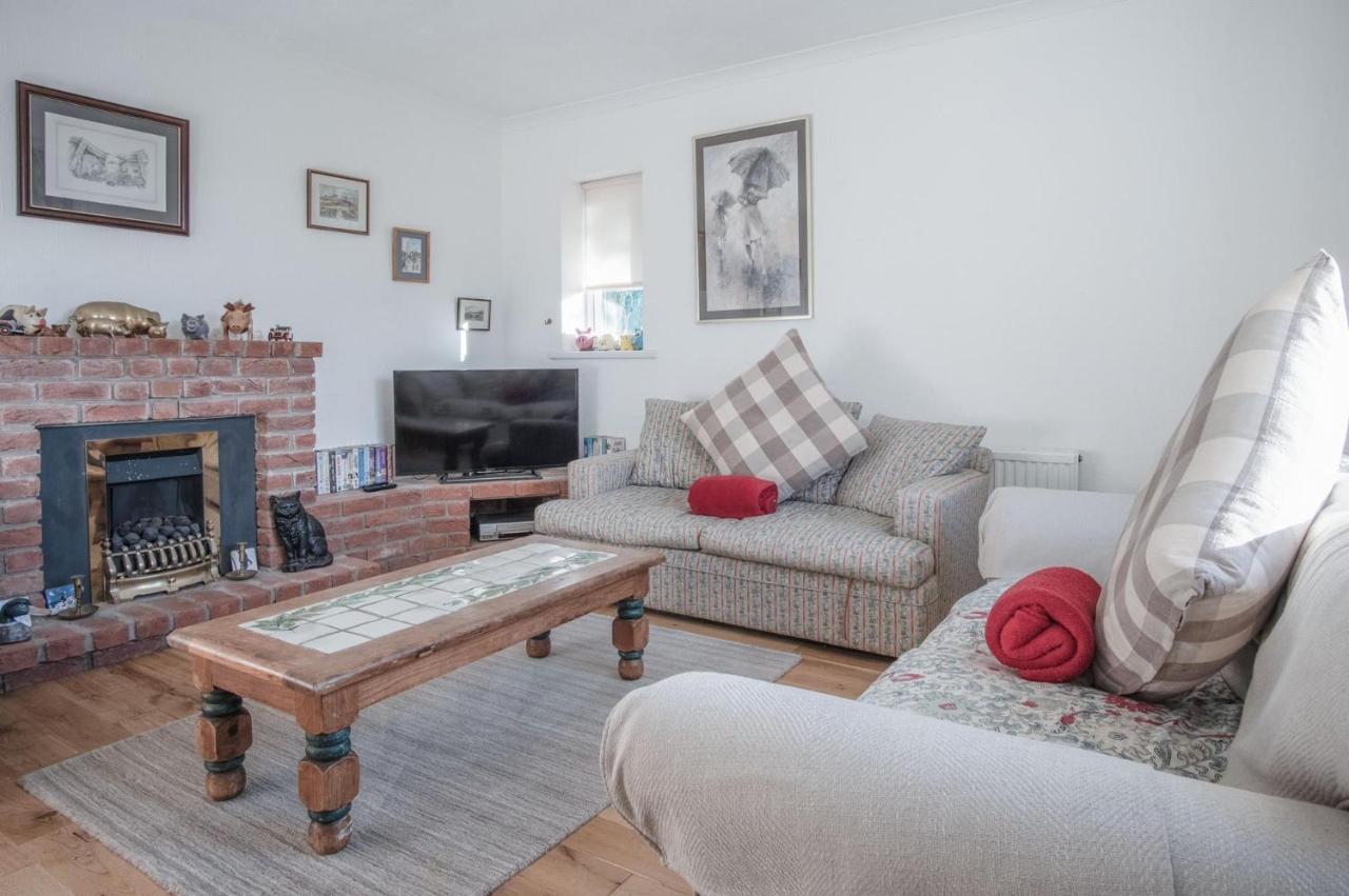 Maytree Cottage - 4 Bedroom Holiday Home - Tenby Exteriör bild
