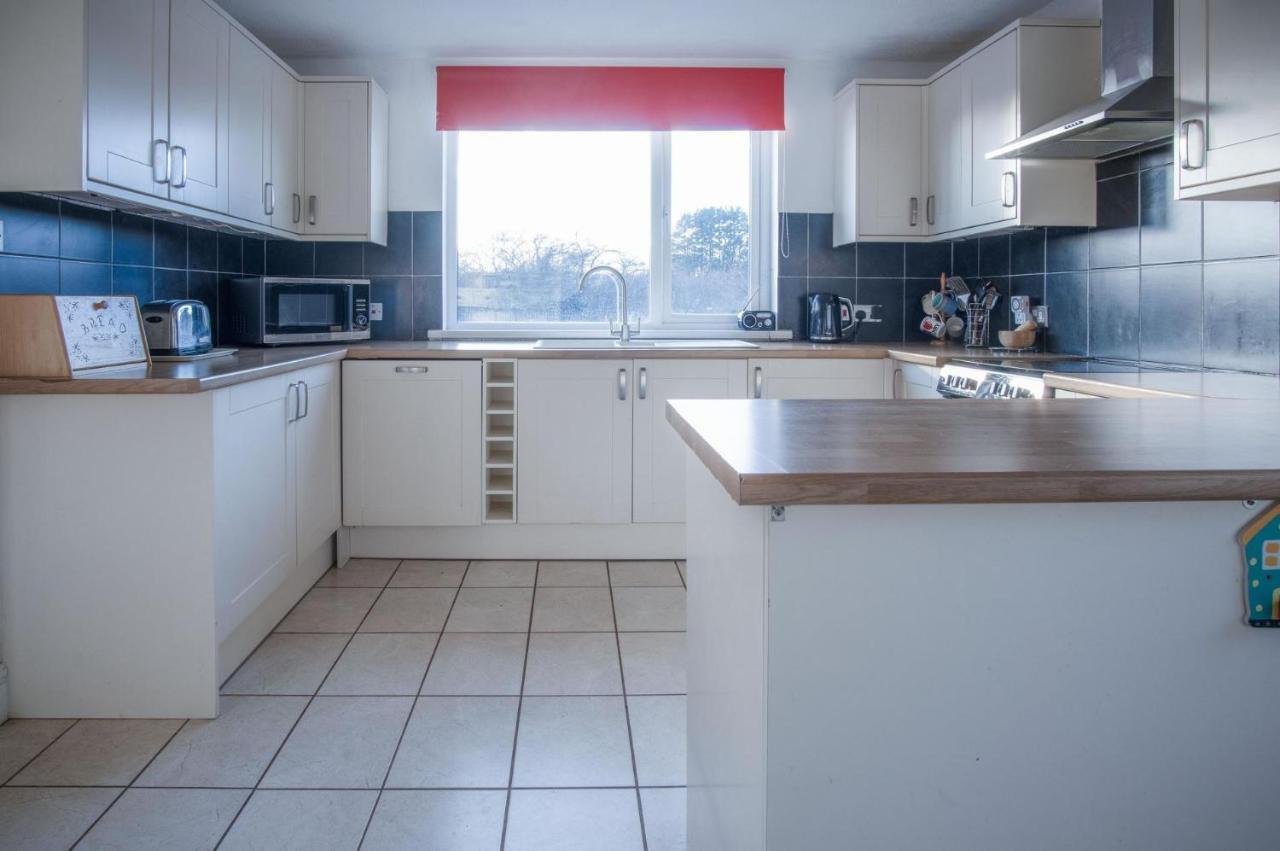 Maytree Cottage - 4 Bedroom Holiday Home - Tenby Exteriör bild