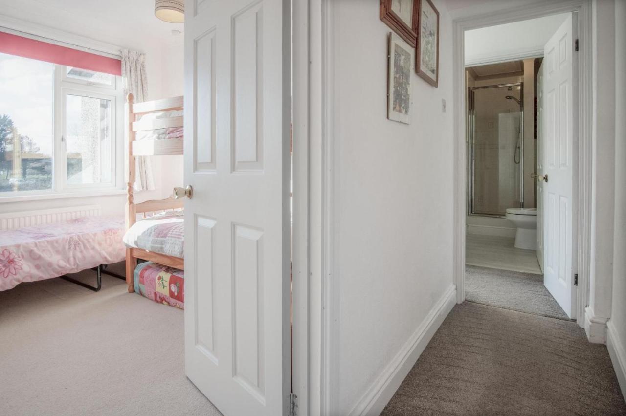 Maytree Cottage - 4 Bedroom Holiday Home - Tenby Exteriör bild